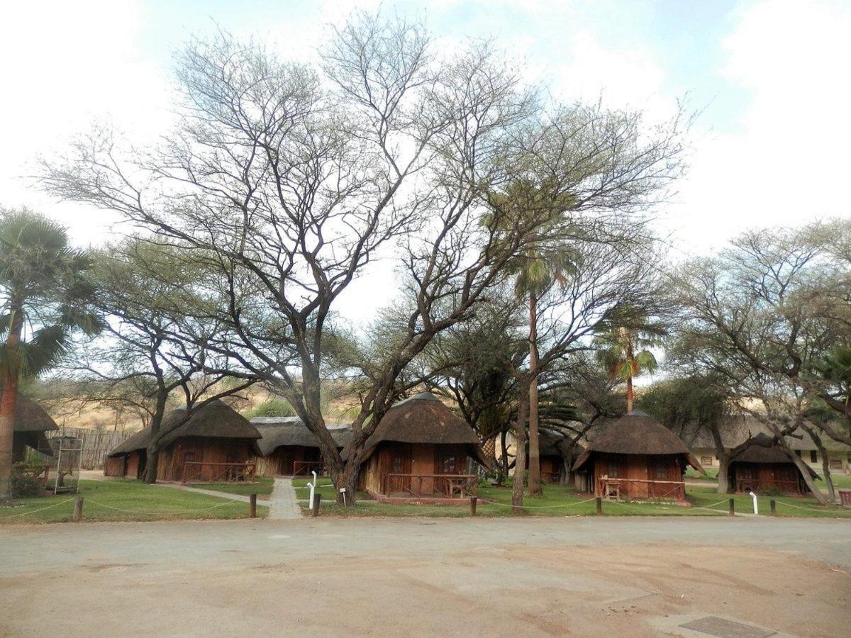 Ombinda Country Lodge Outjo Eksteriør billede